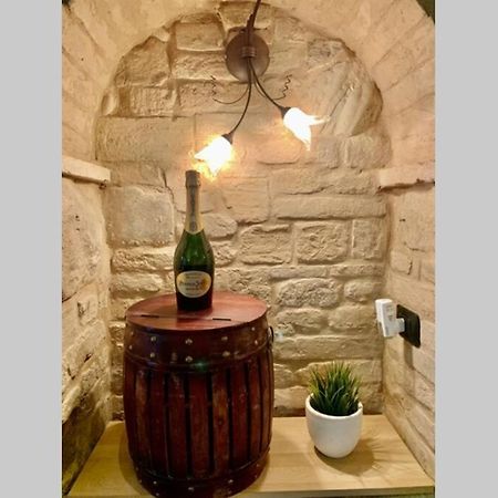 דירות Monterubbiano La Grotta - Casa Con Grotta Sotterranea מראה חיצוני תמונה
