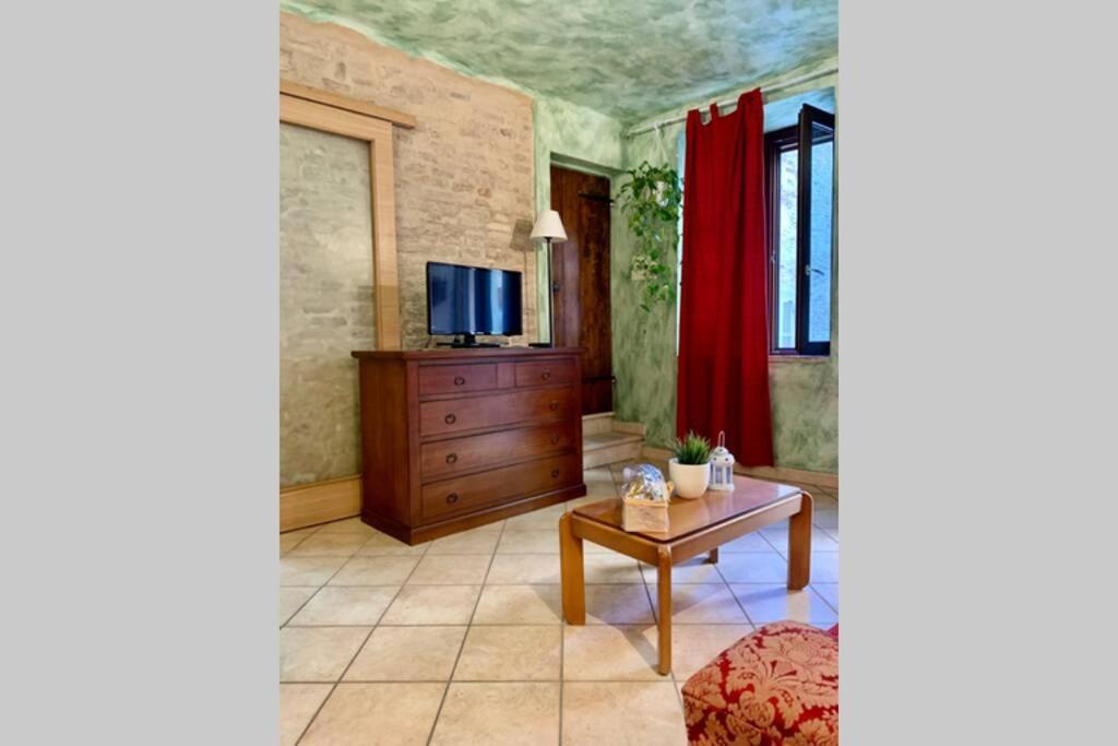 דירות Monterubbiano La Grotta - Casa Con Grotta Sotterranea מראה חיצוני תמונה